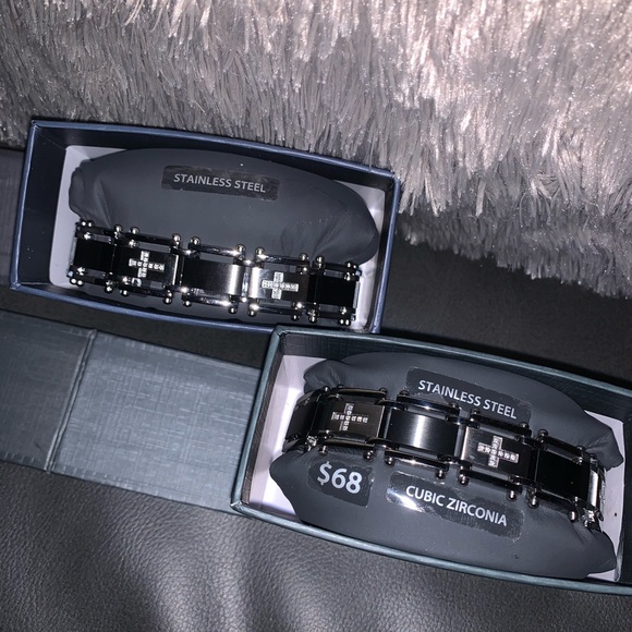 Men’s Cross Bracelet - Picture 2 of 4